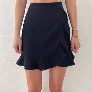 Club Monaco Black Ruffle Edge Skirt